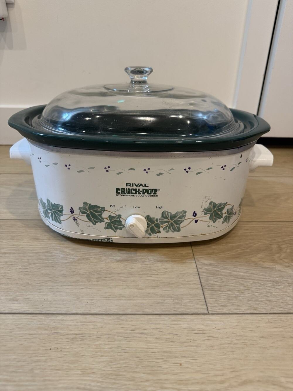Vintage RIVAL Slow Cooker 3745 4.5 qt Oval CROCK-POT Ivy & Grapes GREEN White